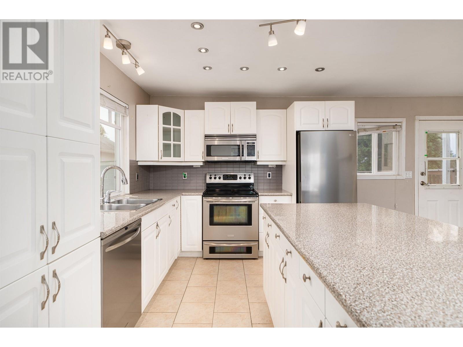 Property at 646 ALDERSON AVENUE image 3