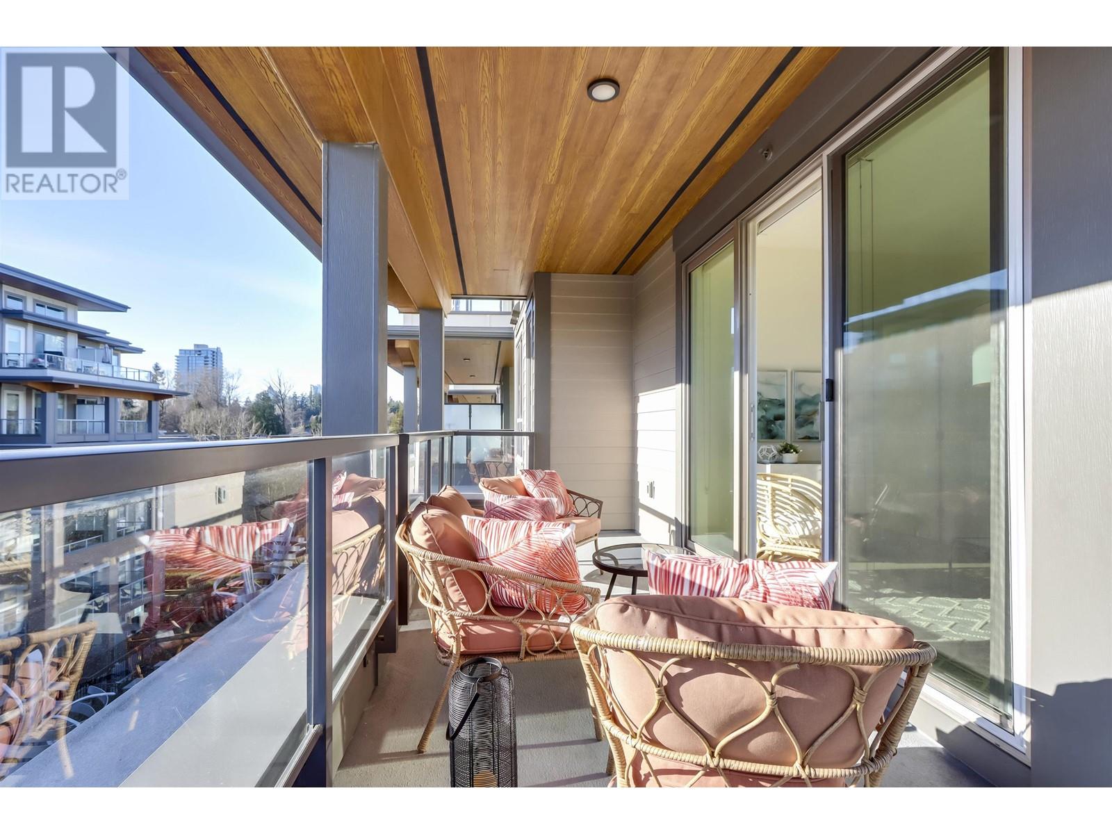 Listing Picture 17 of 37 : 511 7169 14TH AVENUE, Burnaby / 本拿比 - 魯藝地產 Yvonne Lu Group - MLS Medallion Club Member