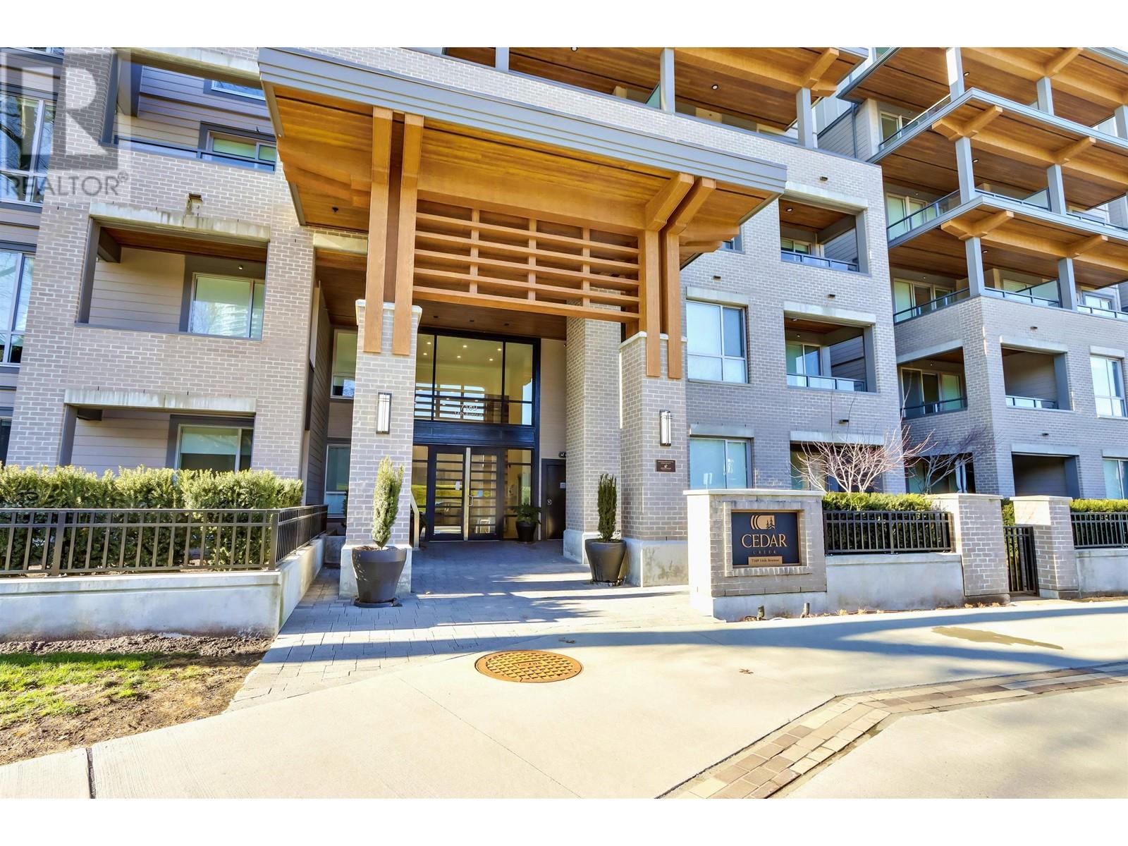 Listing Picture 3 of 37 : 511 7169 14TH AVENUE, Burnaby / 本拿比 - 魯藝地產 Yvonne Lu Group - MLS Medallion Club Member