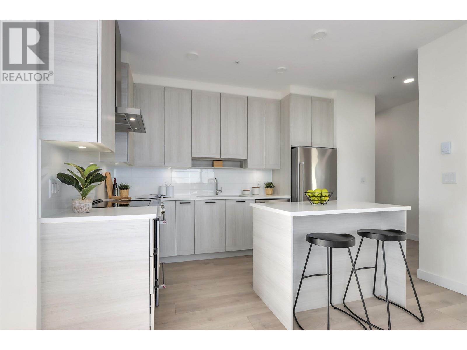 Listing Picture 21 of 37 : 511 7169 14TH AVENUE, Burnaby / 本拿比 - 魯藝地產 Yvonne Lu Group - MLS Medallion Club Member