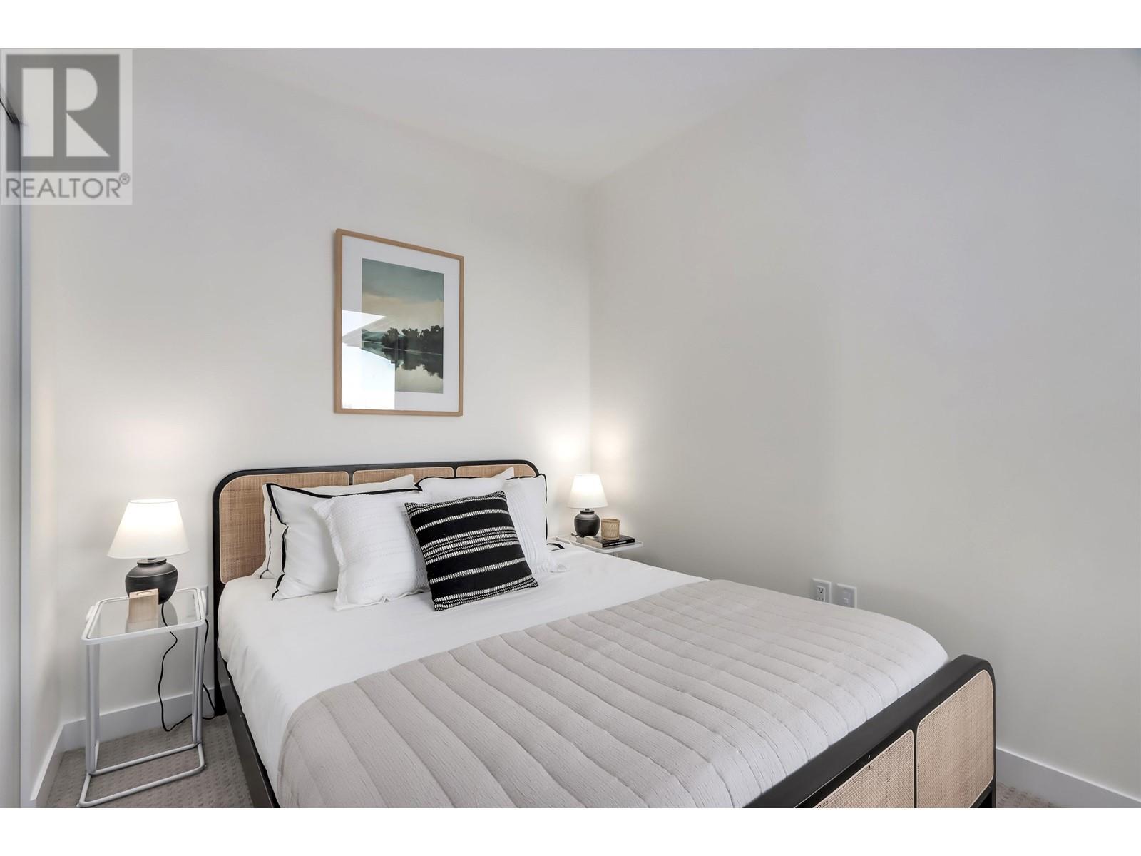 Listing Picture 32 of 37 : 511 7169 14TH AVENUE, Burnaby / 本拿比 - 魯藝地產 Yvonne Lu Group - MLS Medallion Club Member