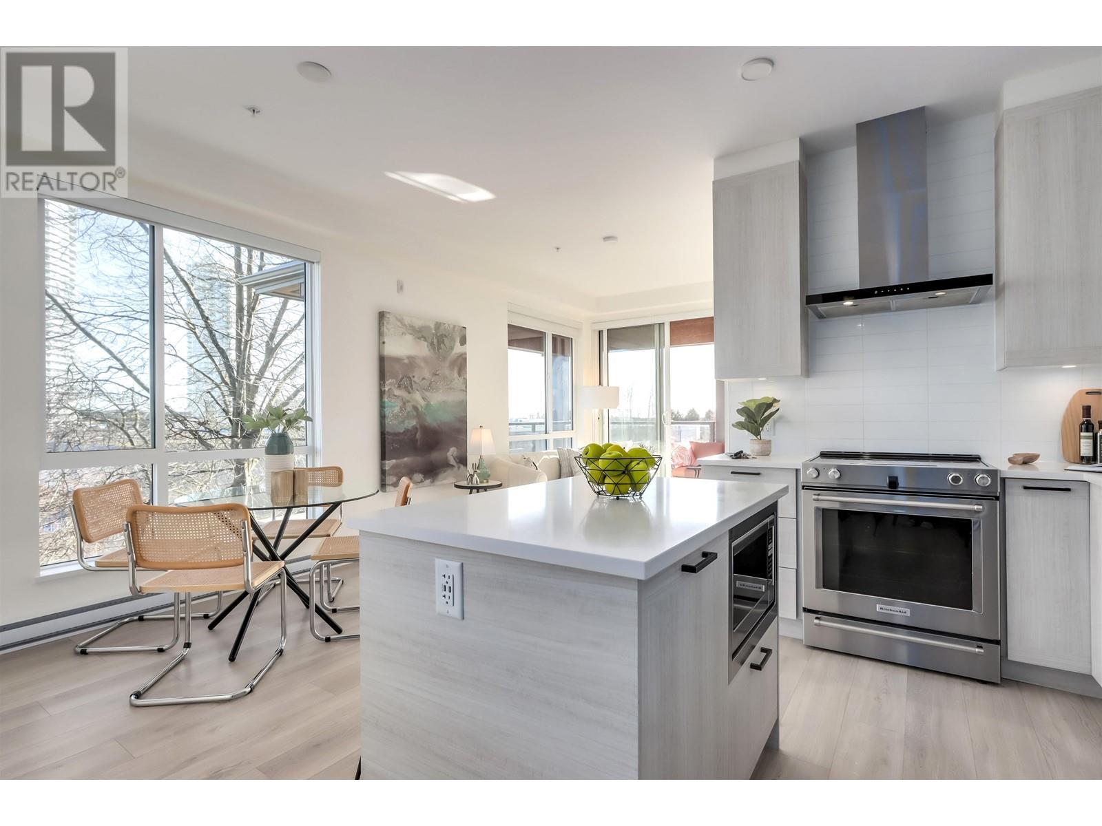 Listing Picture 9 of 37 : 511 7169 14TH AVENUE, Burnaby / 本拿比 - 魯藝地產 Yvonne Lu Group - MLS Medallion Club Member