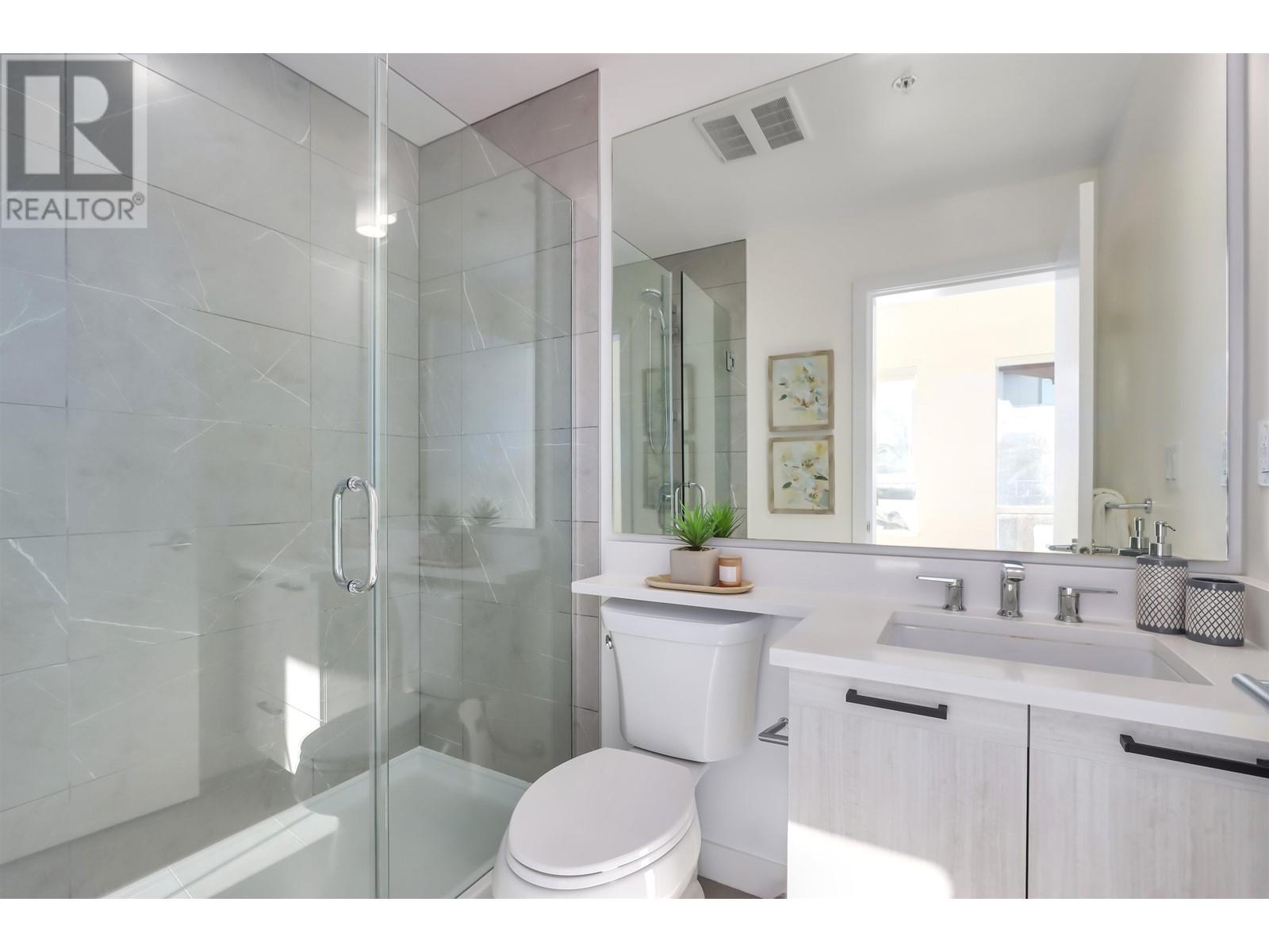 Listing Picture 30 of 37 : 511 7169 14TH AVENUE, Burnaby / 本拿比 - 魯藝地產 Yvonne Lu Group - MLS Medallion Club Member