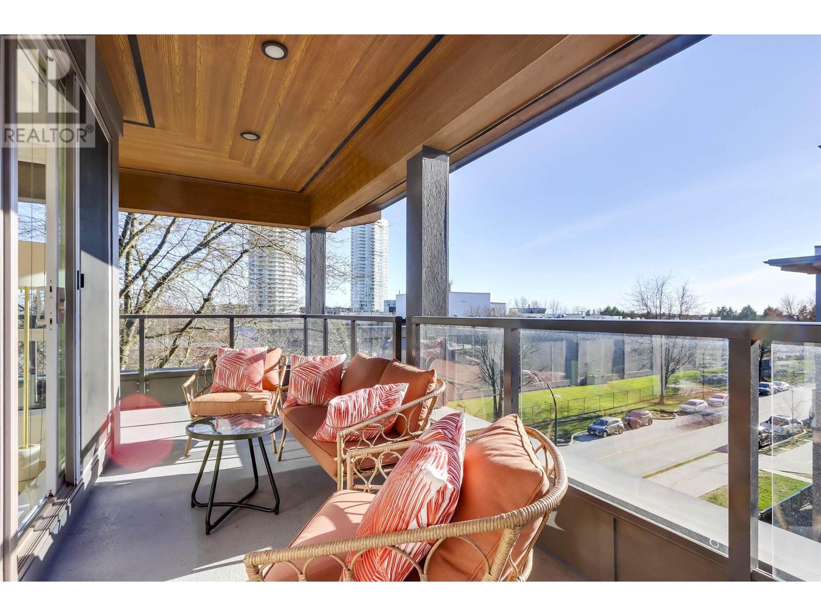 Listing Picture 14 of 37 : 511 7169 14TH AVENUE, Burnaby / 本拿比 - 魯藝地產 Yvonne Lu Group - MLS Medallion Club Member