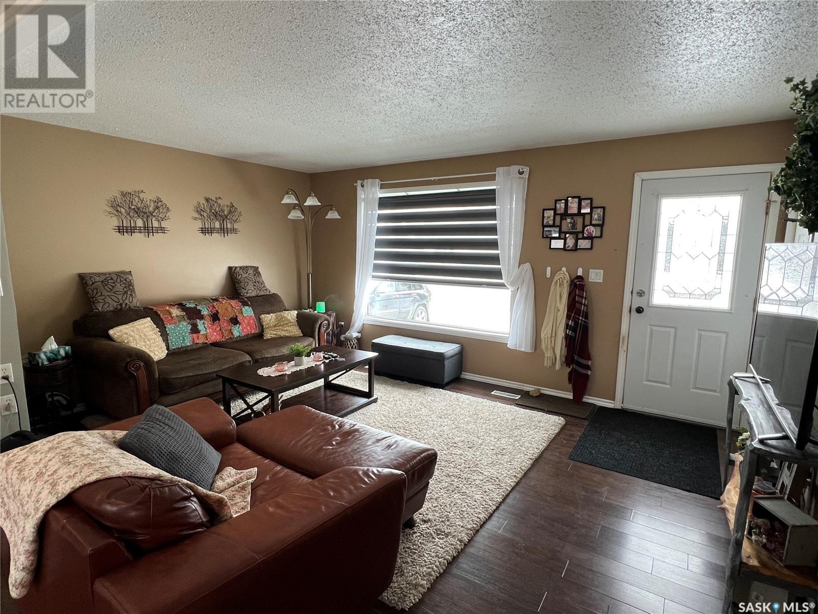 205 Kingston Street, Melfort, Saskatchewan  S0E 1A0 - Photo 5 - SK998819