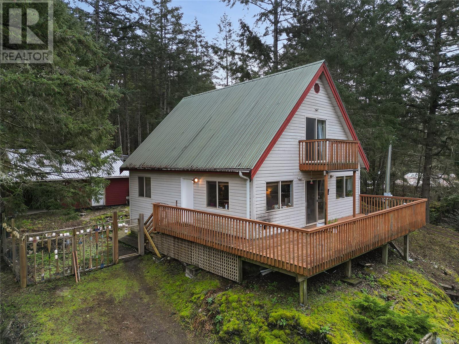 702 Charter Rd, mayne island, British Columbia V0N2J1