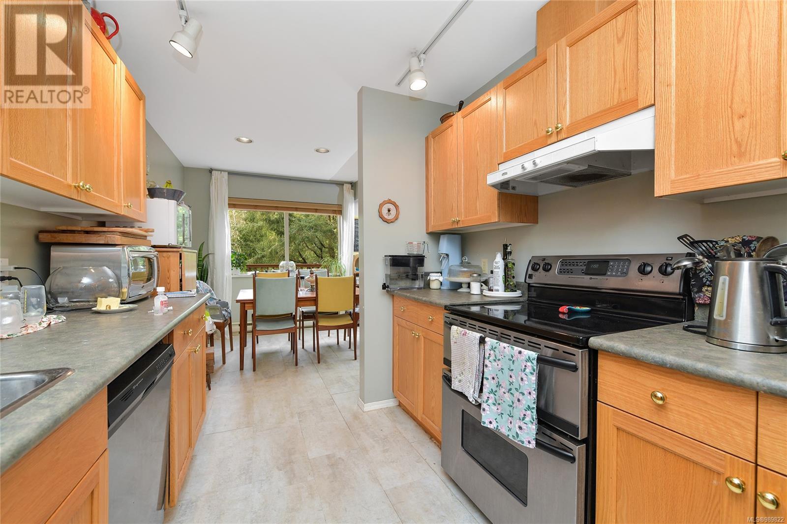 Property at 702 Charter Rd image 3