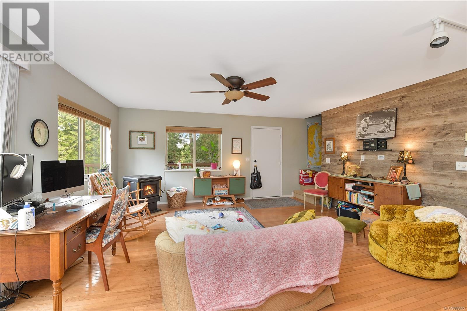 Property at 702 Charter Rd image 1