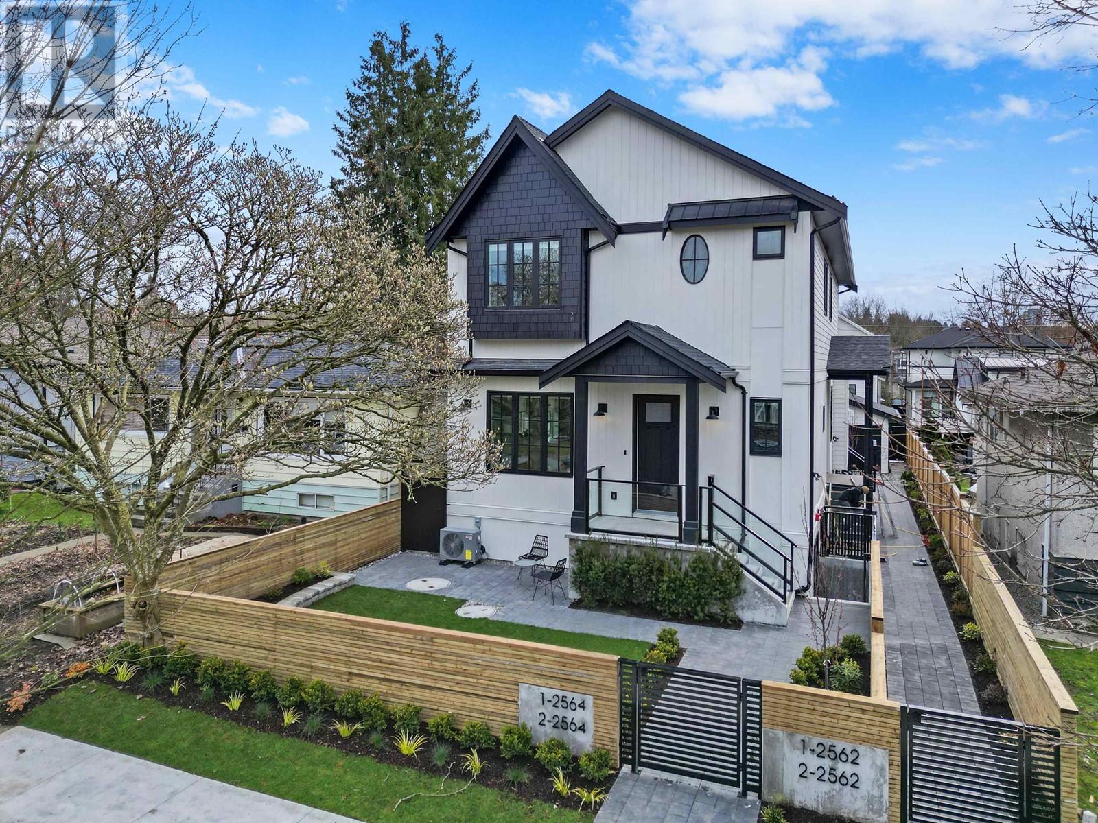 2564 E 15th Avenue, Vancouver, British Columbia  V5M 2K1 - Photo 1 - R2977343