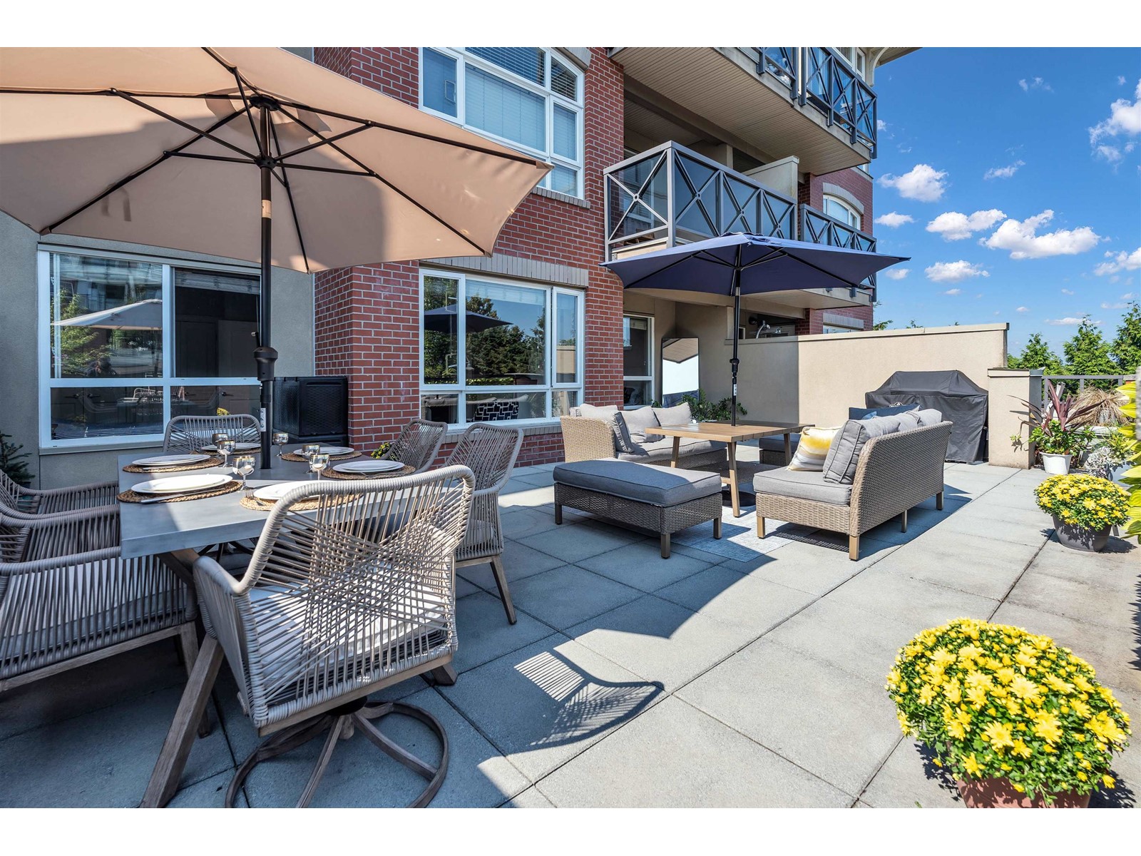 223 2970 King George Boulevard, Surrey, British Columbia  V4P 0E6 - Photo 1 - R2977602
