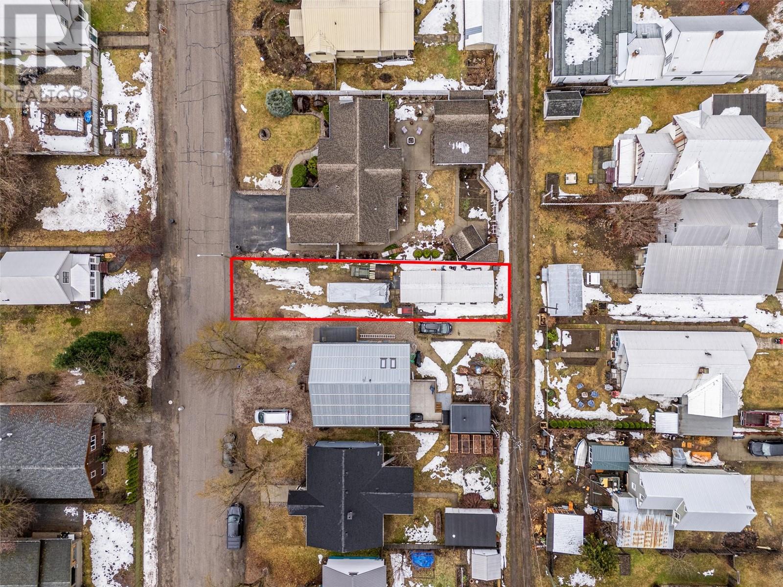 410 Sixth Street E, Revelstoke, British Columbia  V0E 2S0 - Photo 4 - 10338628