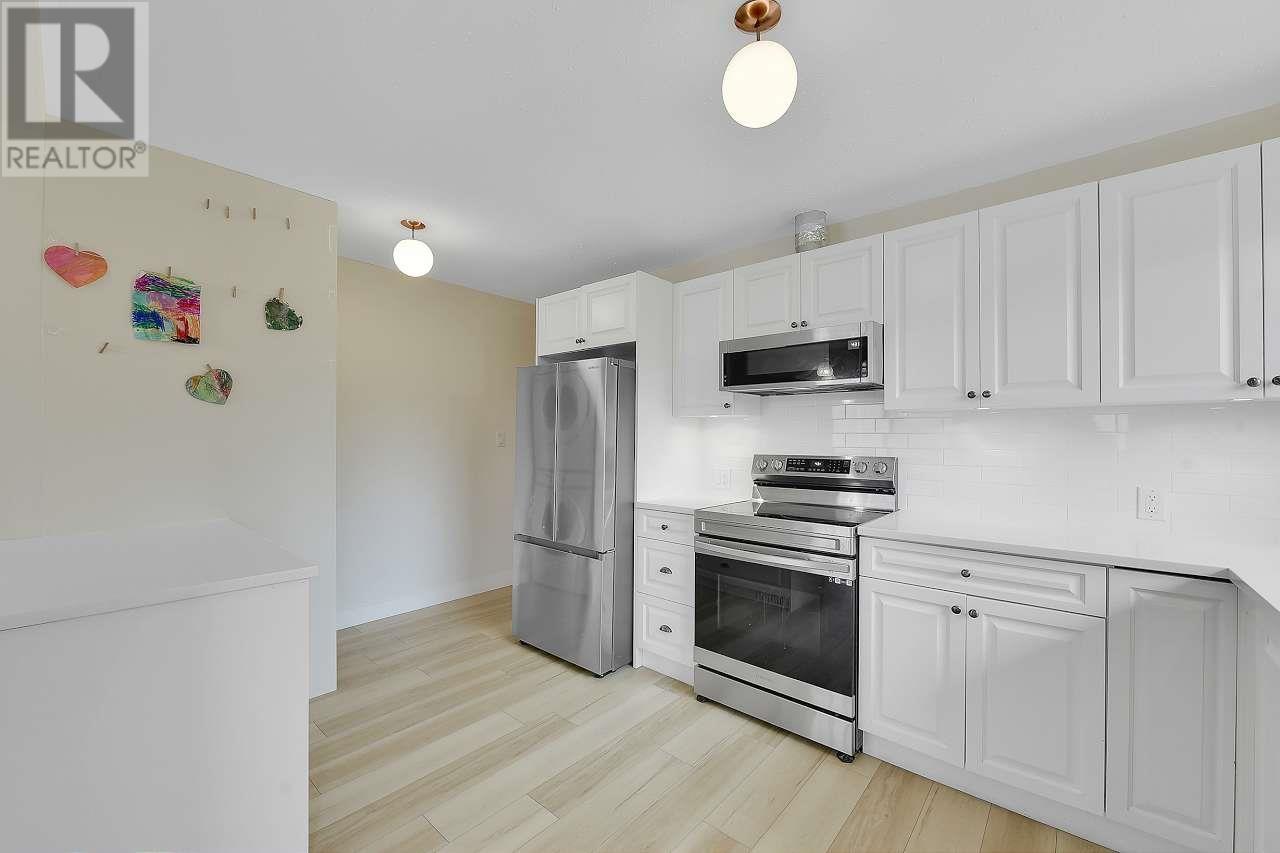 1206 Como Lake Avenue, Coquitlam, British Columbia  V3J 3N8 - Photo 12 - R2977216