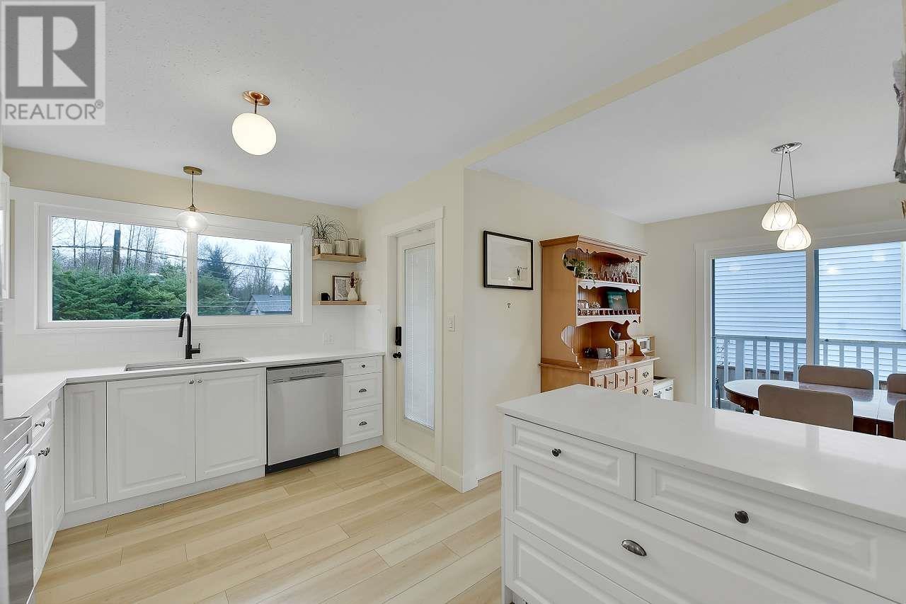 1206 Como Lake Avenue, Coquitlam, British Columbia  V3J 3N8 - Photo 10 - R2977216
