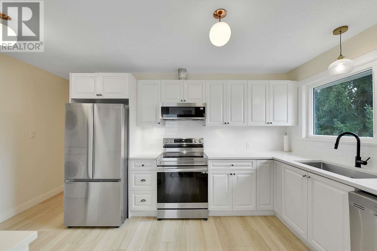 1206 Como Lake Avenue, Coquitlam, British Columbia  V3J 3N8 - Photo 9 - R2977216