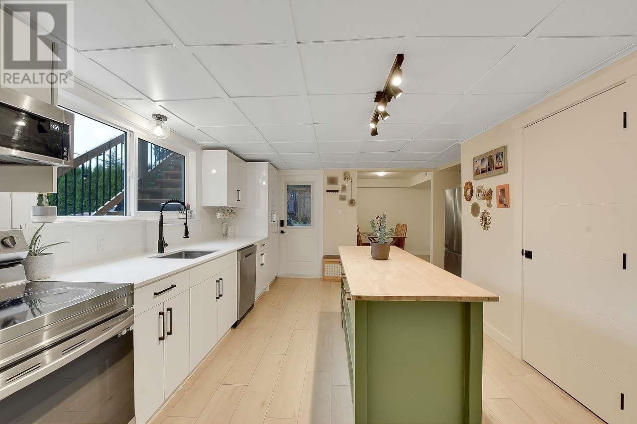 1206 Como Lake Avenue, Coquitlam, British Columbia  V3J 3N8 - Photo 21 - R2977216