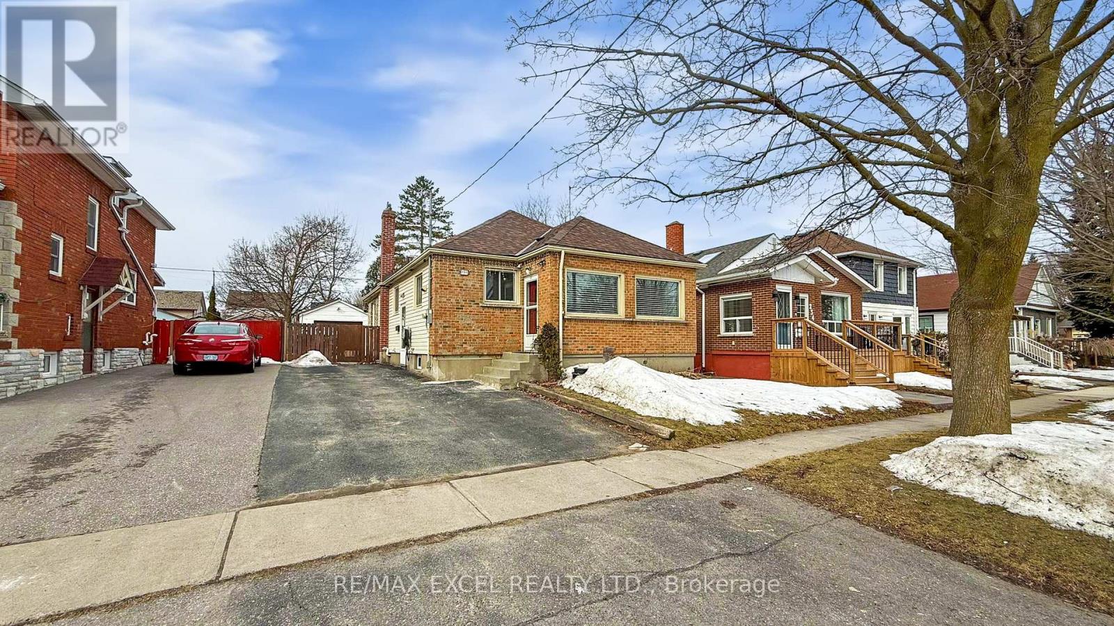 Property at 230 ROXBOROUGH AVENUE image 1