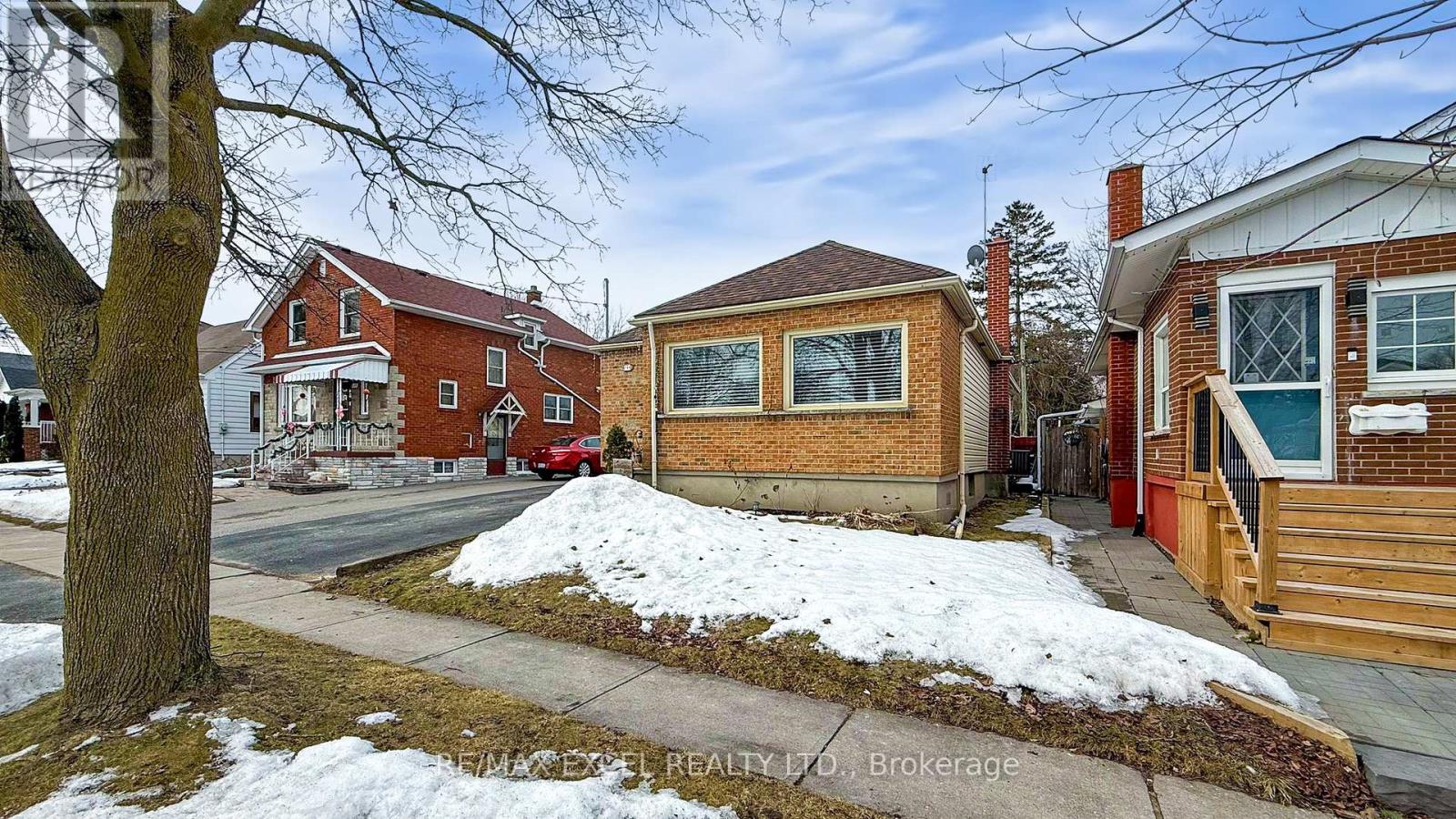 Property at 230 ROXBOROUGH AVENUE image 2