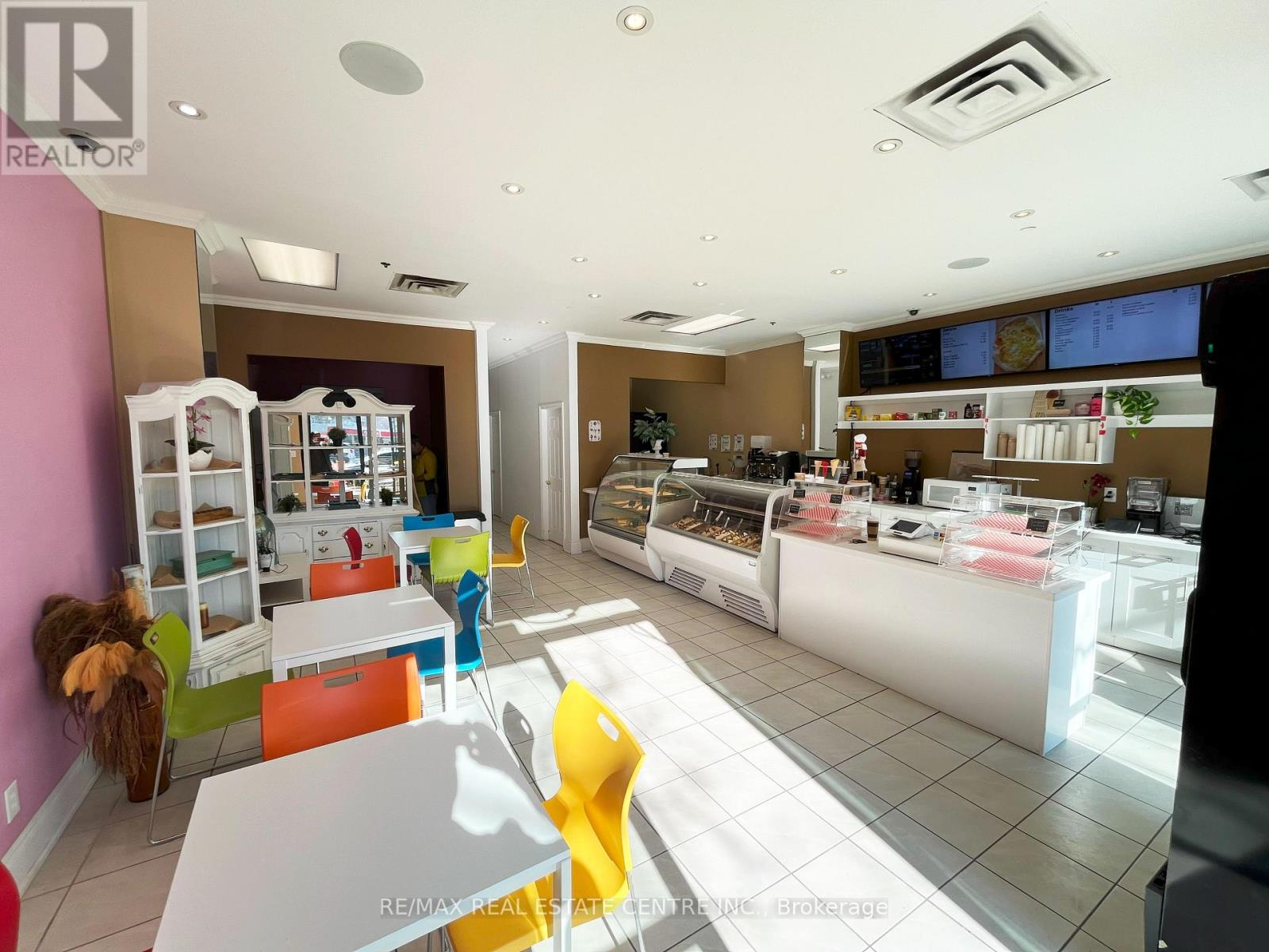 9-10 - 1455 Lakeshore Road, Burlington, Ontario  L7S 2J1 - Photo 13 - W12017891