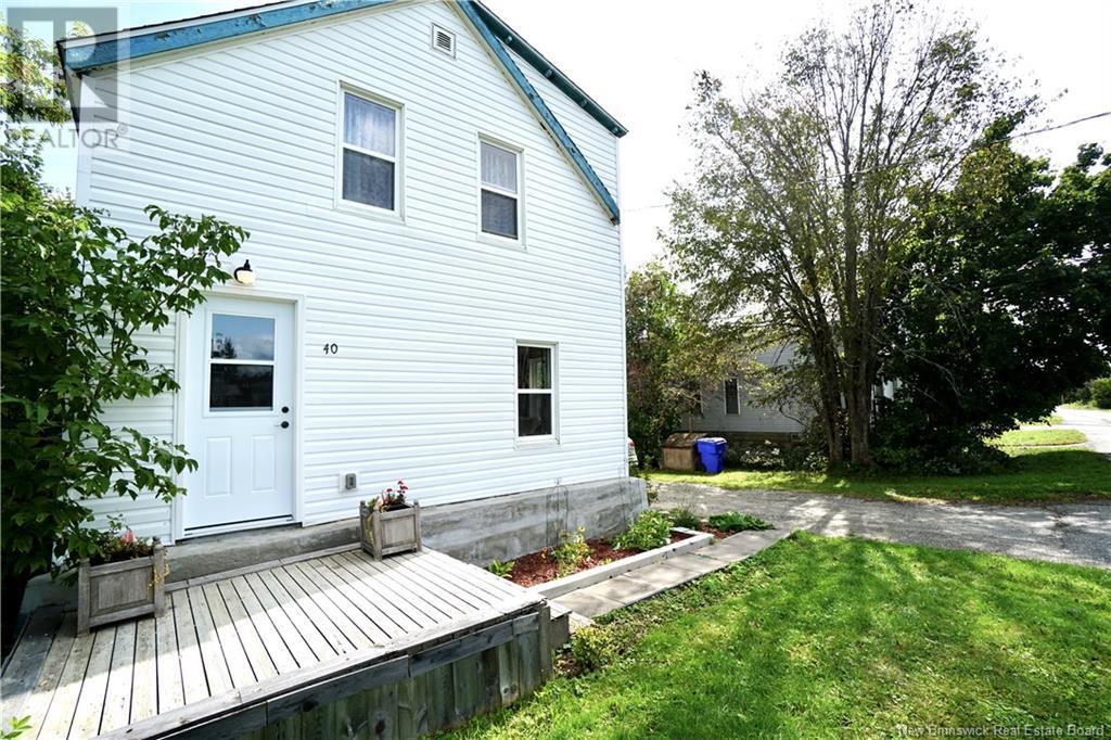 40 Spring Street, St. Stephen, New Brunswick  E3L 1K8 - Photo 2 - NB114036
