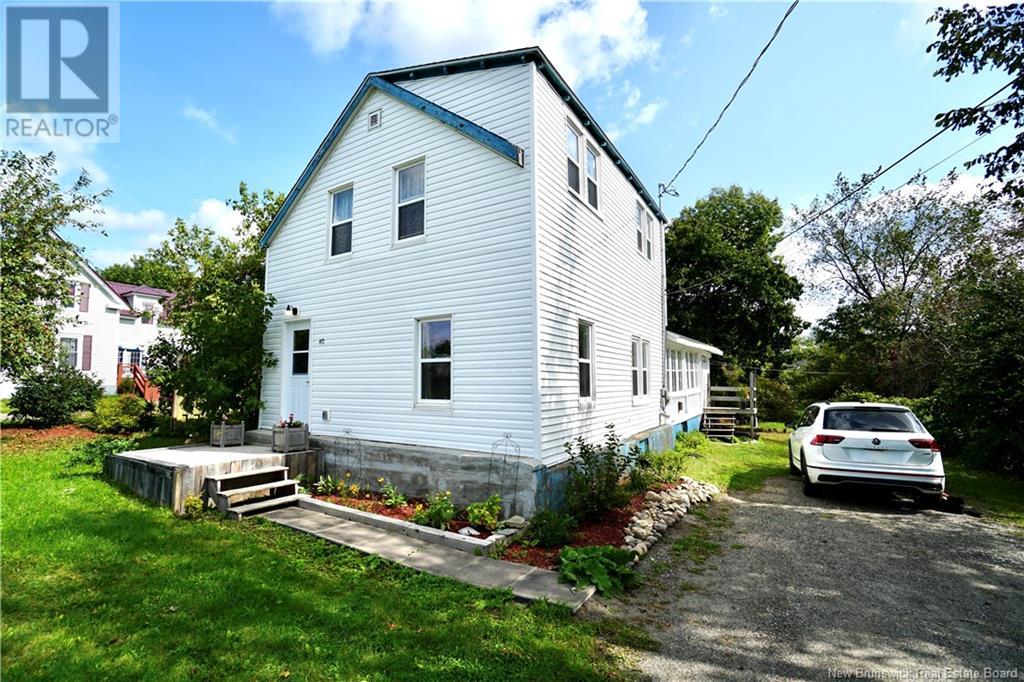 40 Spring Street, St. Stephen, New Brunswick  E3L 1K8 - Photo 3 - NB114036