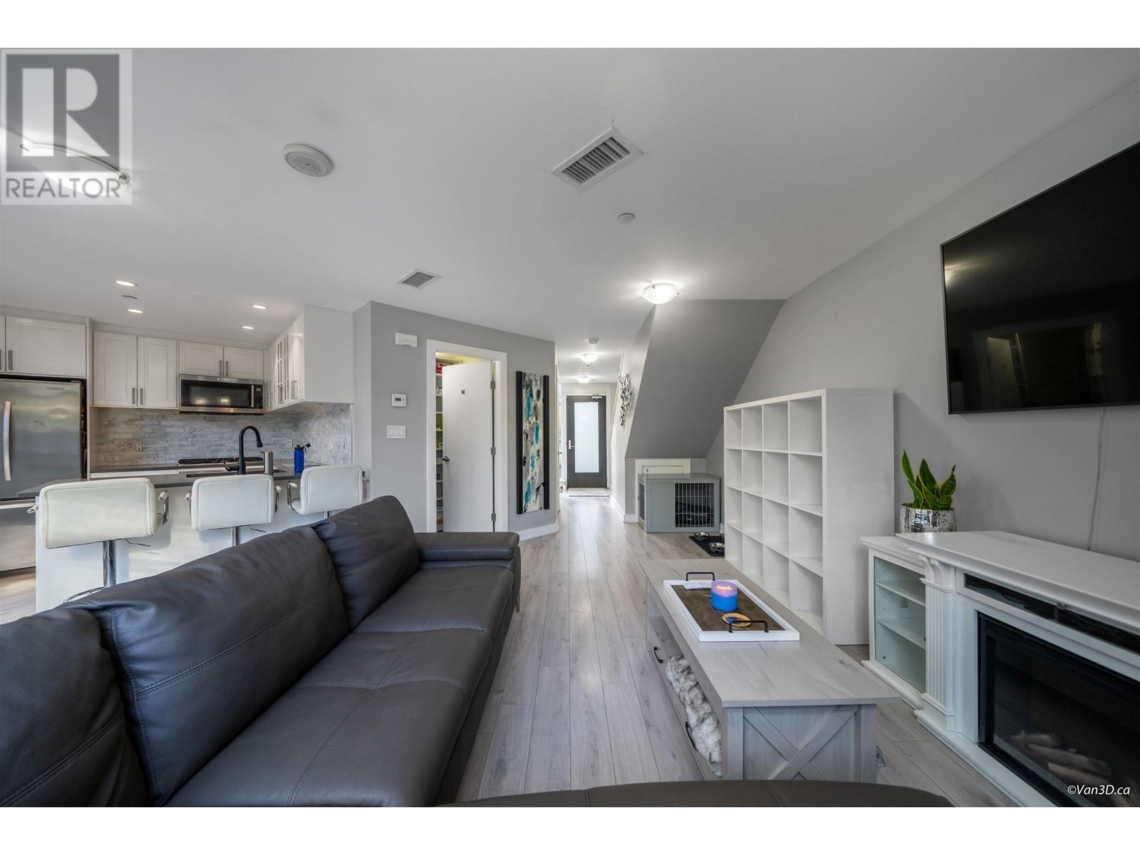 1378 Seymour Street, Vancouver, British Columbia  V6B 3P3 - Photo 2 - R2977584