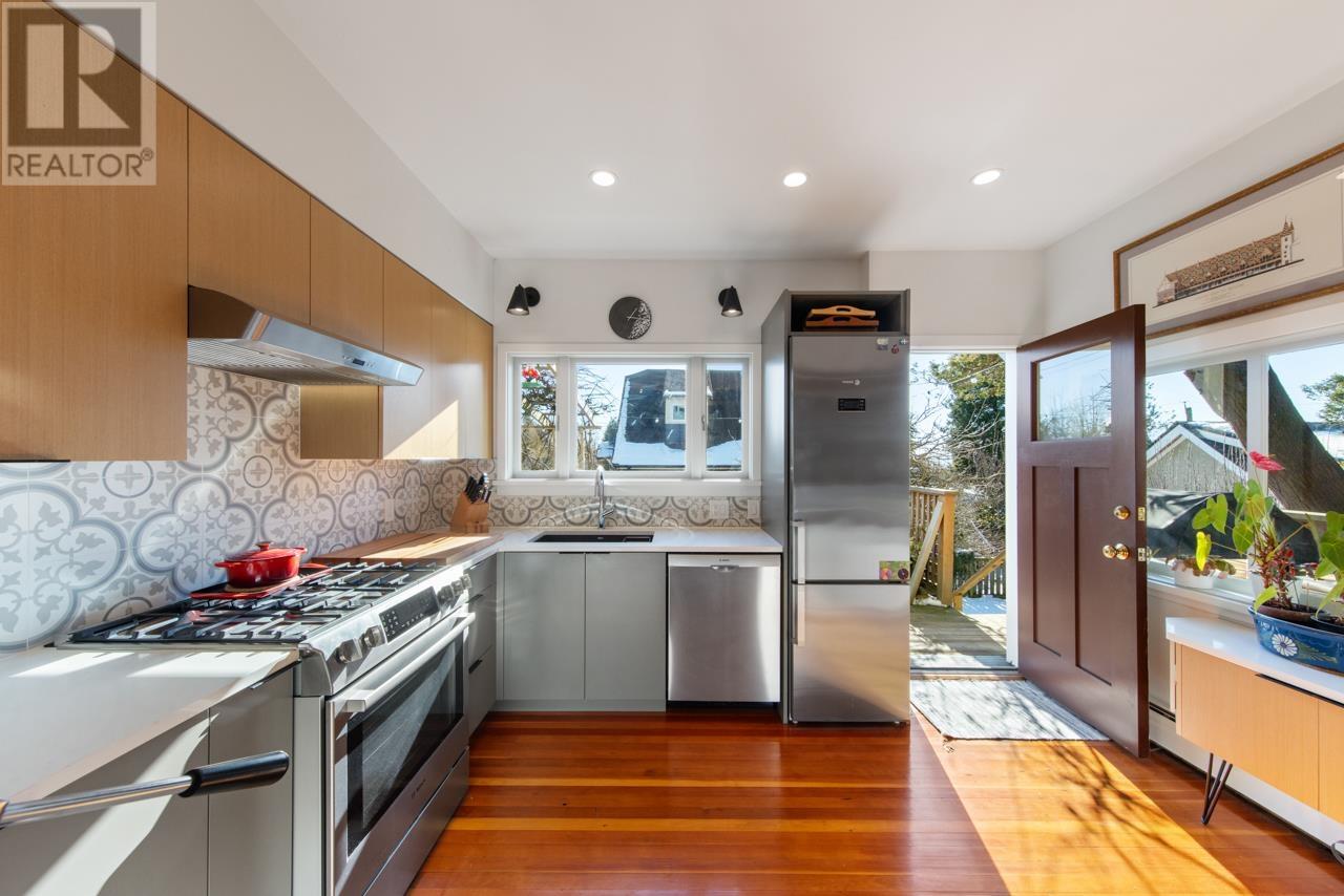 Listing Picture 14 of 32 : 396 E 47TH AVENUE, Vancouver / 溫哥華 - 魯藝地產 Yvonne Lu Group - MLS Medallion Club Member