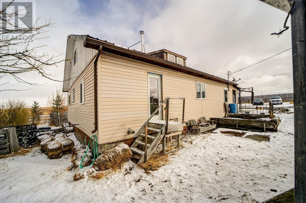 1227 Twp Rd 70, Cowley, Alberta  T0K 0P0 - Photo 5 - A2201969