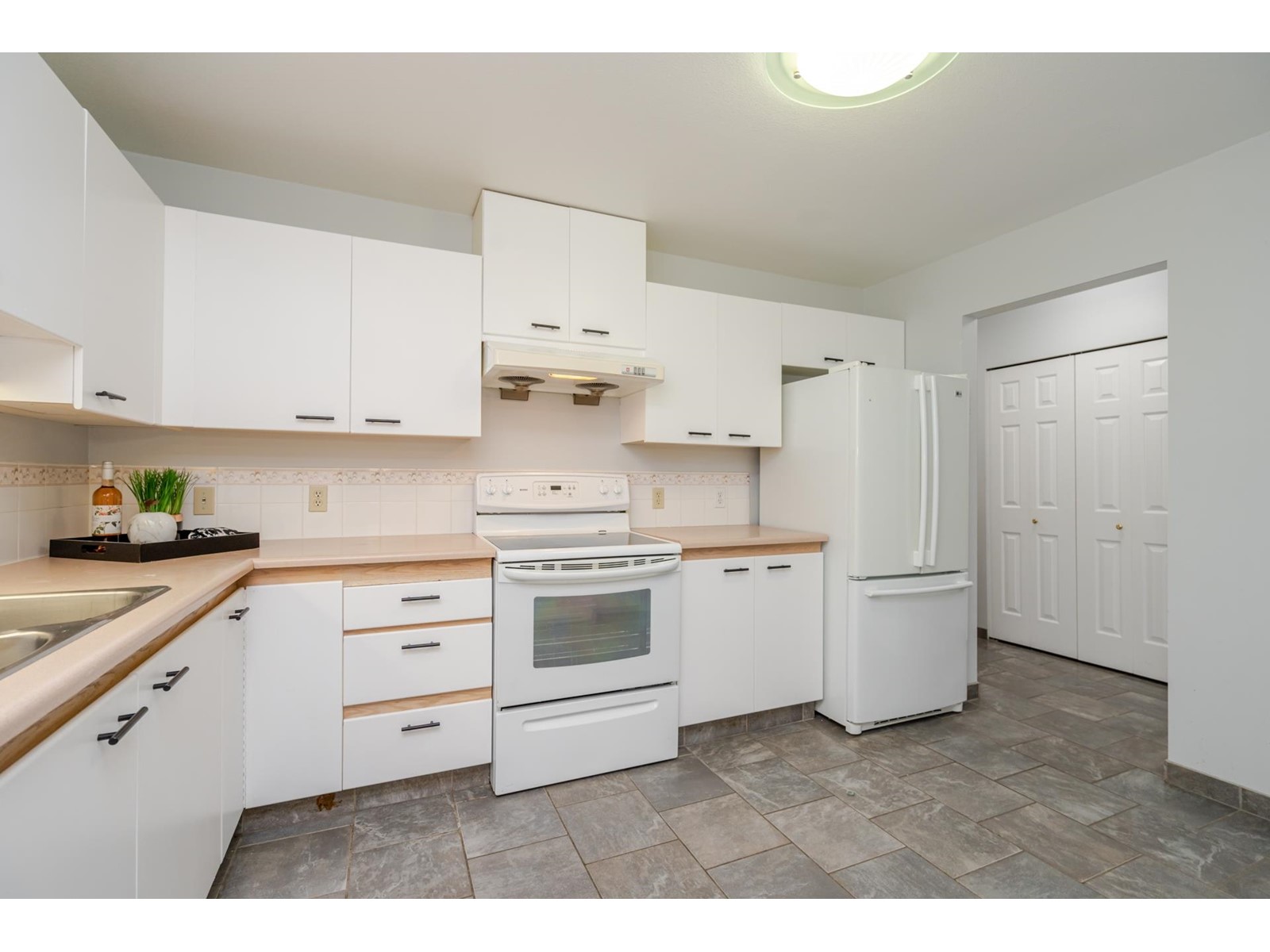 304 1488 Merklin Street, White Rock, British Columbia  V4B 4C3 - Photo 6 - R2976388