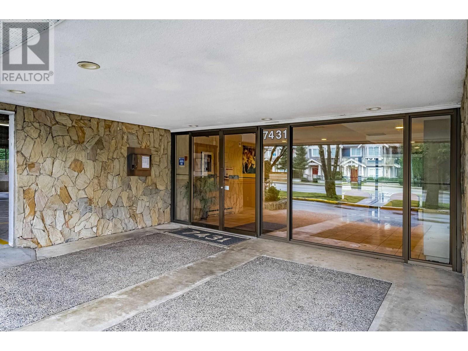 Listing Picture 3 of 38 : 323 7431 BLUNDELL ROAD, Richmond / 烈治文 - 魯藝地產 Yvonne Lu Group - MLS Medallion Club Member