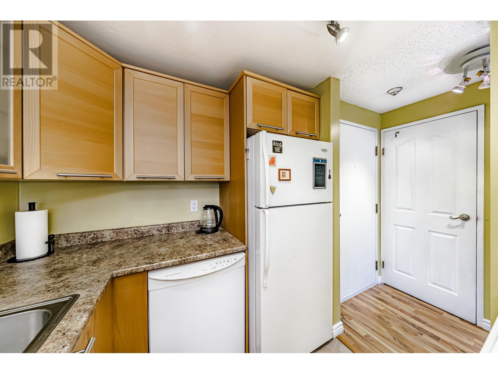 Listing Picture 19 of 38 : 323 7431 BLUNDELL ROAD, Richmond / 烈治文 - 魯藝地產 Yvonne Lu Group - MLS Medallion Club Member