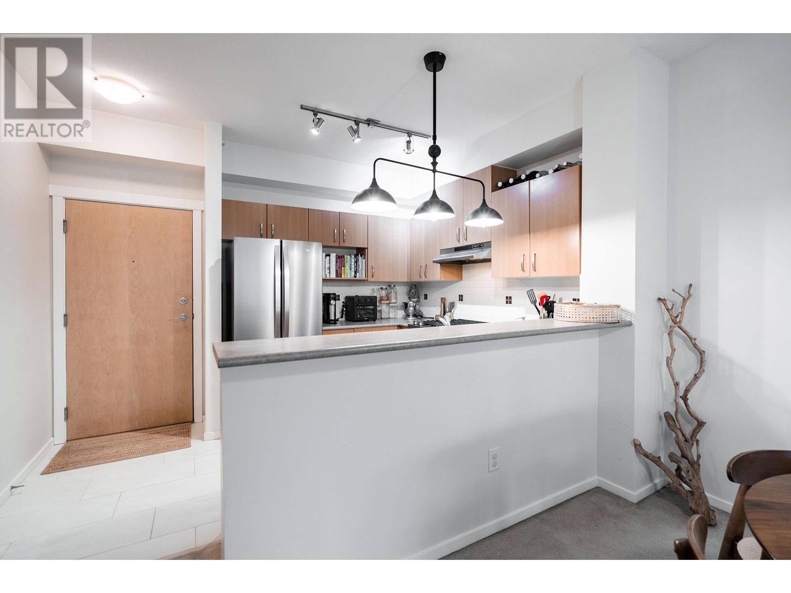 427 801 Klahanie Drive, Port Moody, British Columbia  V3H 5K4 - Photo 2 - R2975670