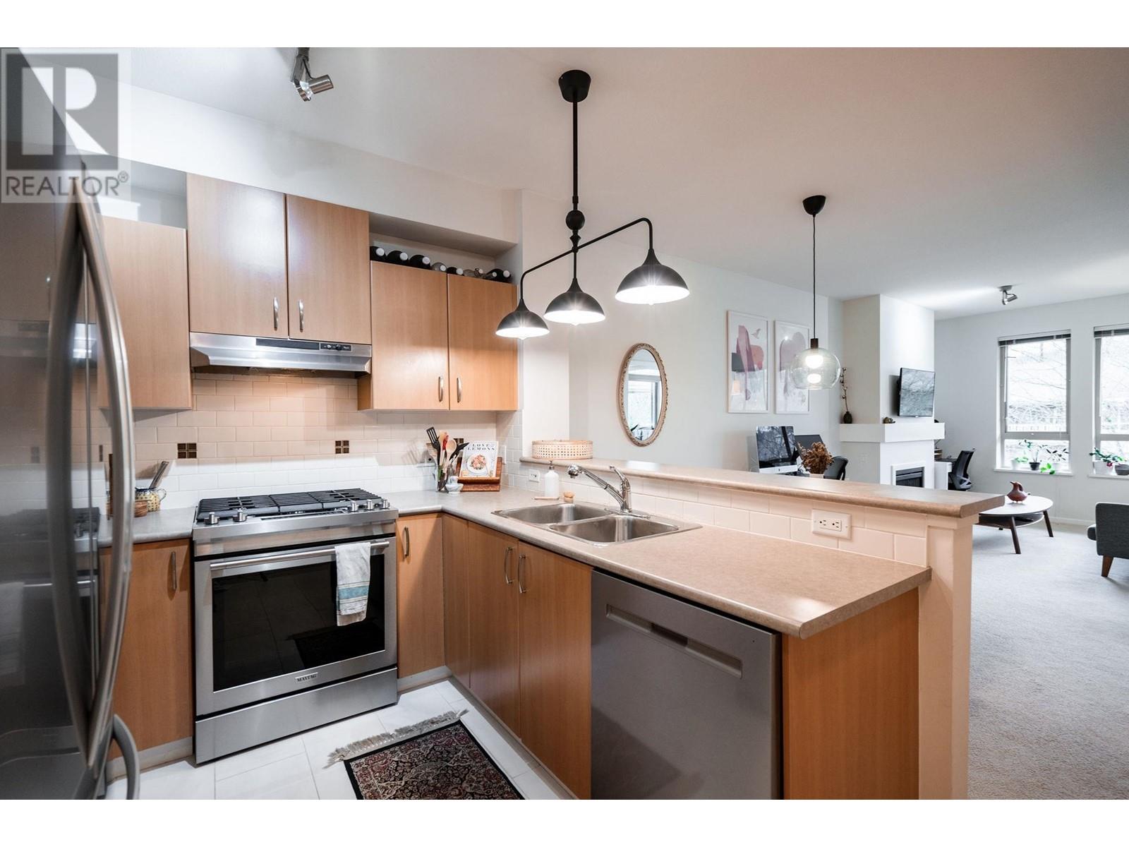 427 801 Klahanie Drive, Port Moody, British Columbia  V3H 5K4 - Photo 1 - R2975670
