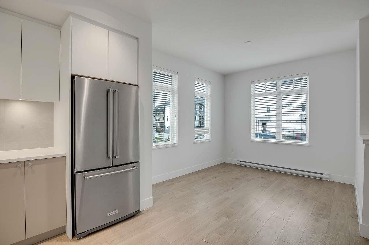 64 2070 Oak Meadows Drive, Surrey, British Columbia  V3S 9M8 - Photo 6 - R2977476