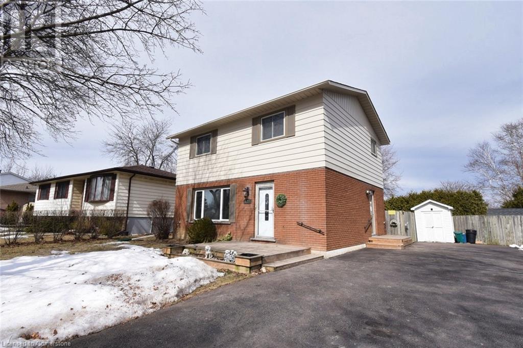 127 BRITTEN Close, Hamilton, Ontario