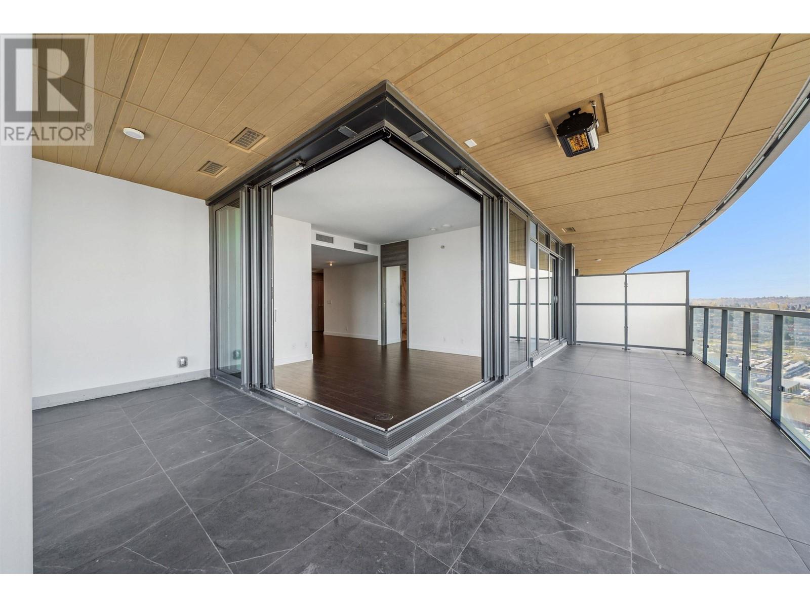 Listing Picture 12 of 21 : 1002 4880 LOUGHEED HIGHWAY, Burnaby / 本拿比 - 魯藝地產 Yvonne Lu Group - MLS Medallion Club Member