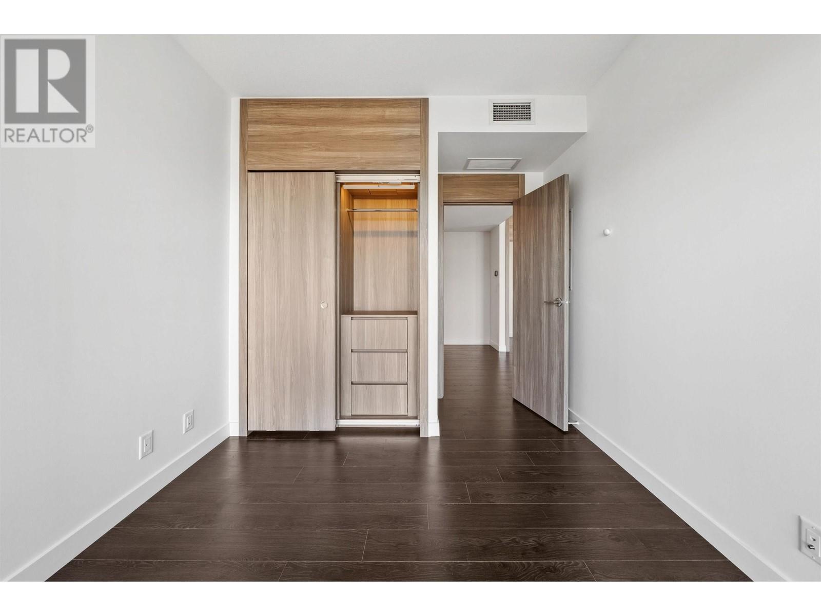 Listing Picture 10 of 21 : 1002 4880 LOUGHEED HIGHWAY, Burnaby / 本拿比 - 魯藝地產 Yvonne Lu Group - MLS Medallion Club Member