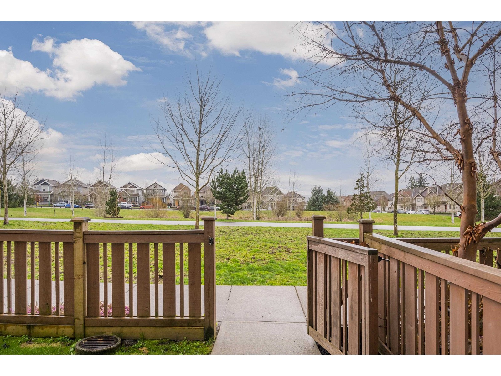 103 19433 68 Avenue, Surrey, British Columbia  V4N 6M8 - Photo 4 - R2976650