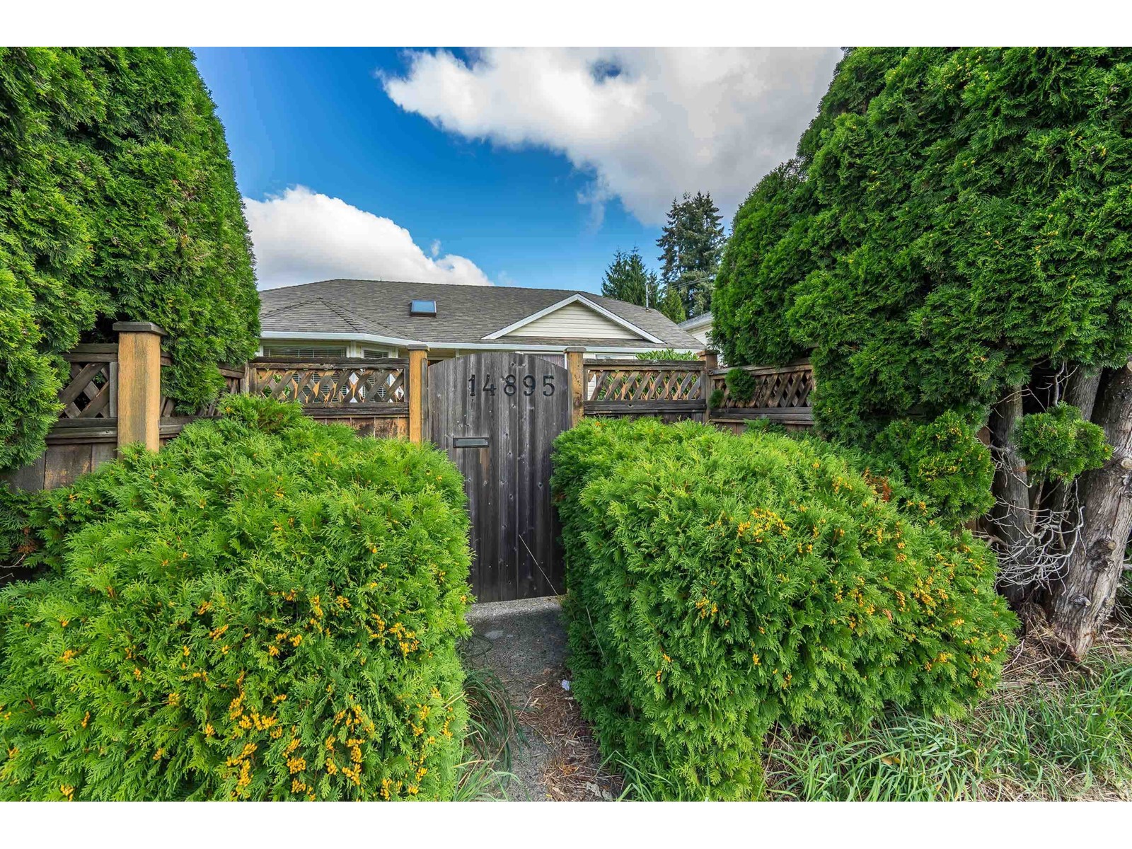 Property at 14895 96 STREET image 3