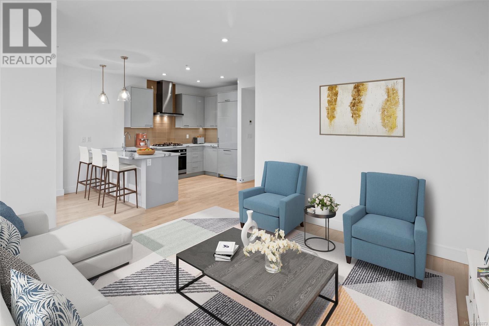 Property at 207 916 Lyall St image 2