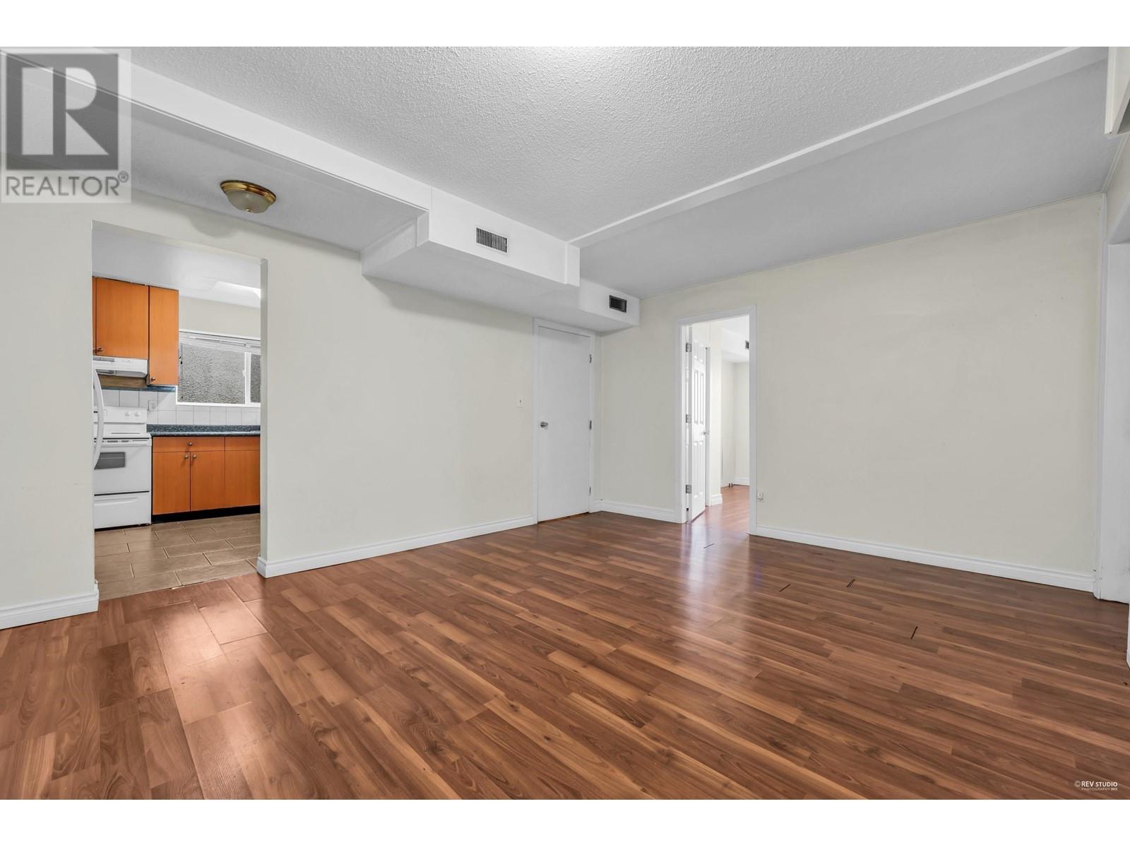 Listing Picture 27 of 35 : 1237 E 64TH AVENUE, Vancouver / 溫哥華 - 魯藝地產 Yvonne Lu Group - MLS Medallion Club Member