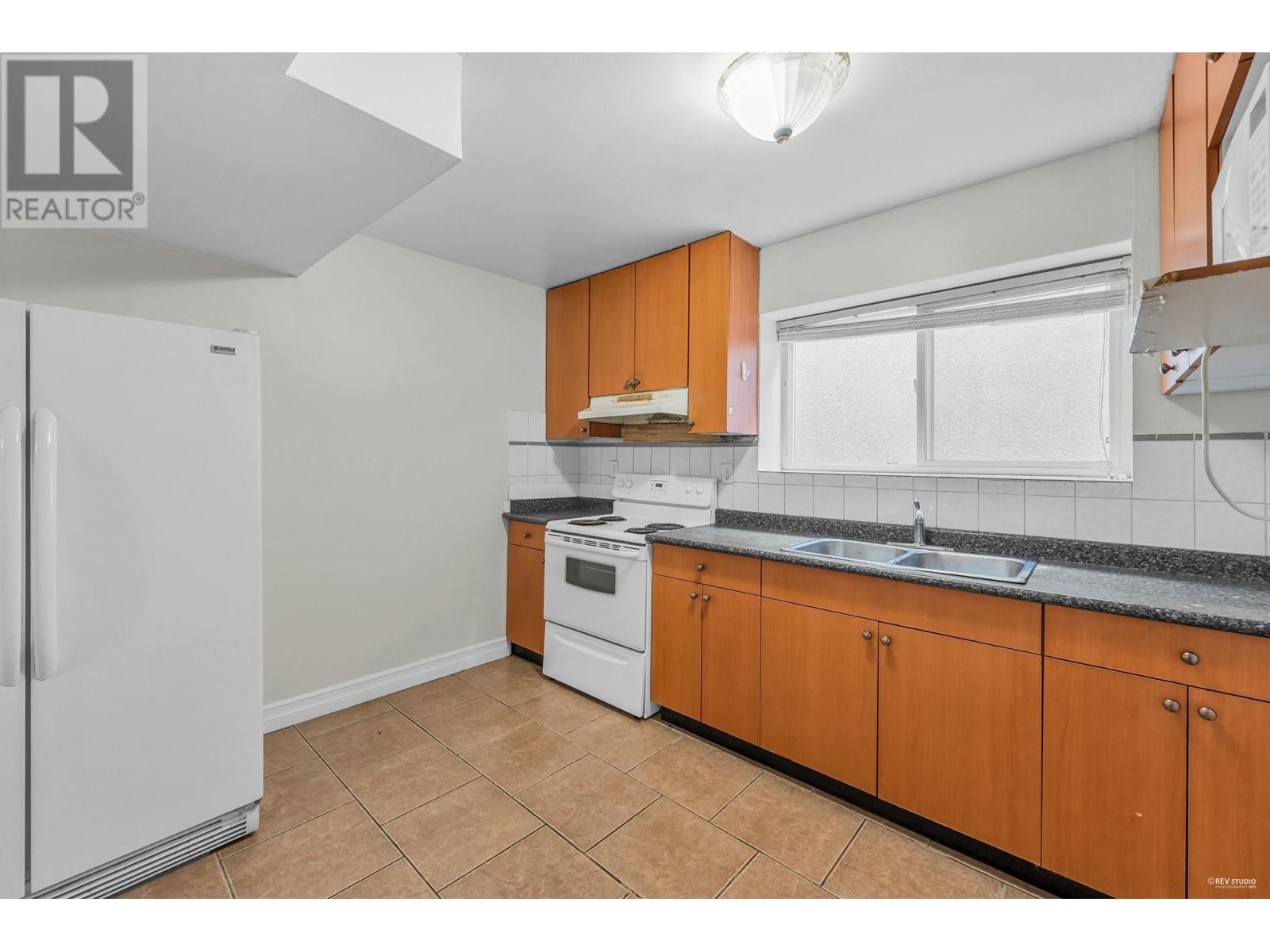 Listing Picture 28 of 35 : 1237 E 64TH AVENUE, Vancouver / 溫哥華 - 魯藝地產 Yvonne Lu Group - MLS Medallion Club Member