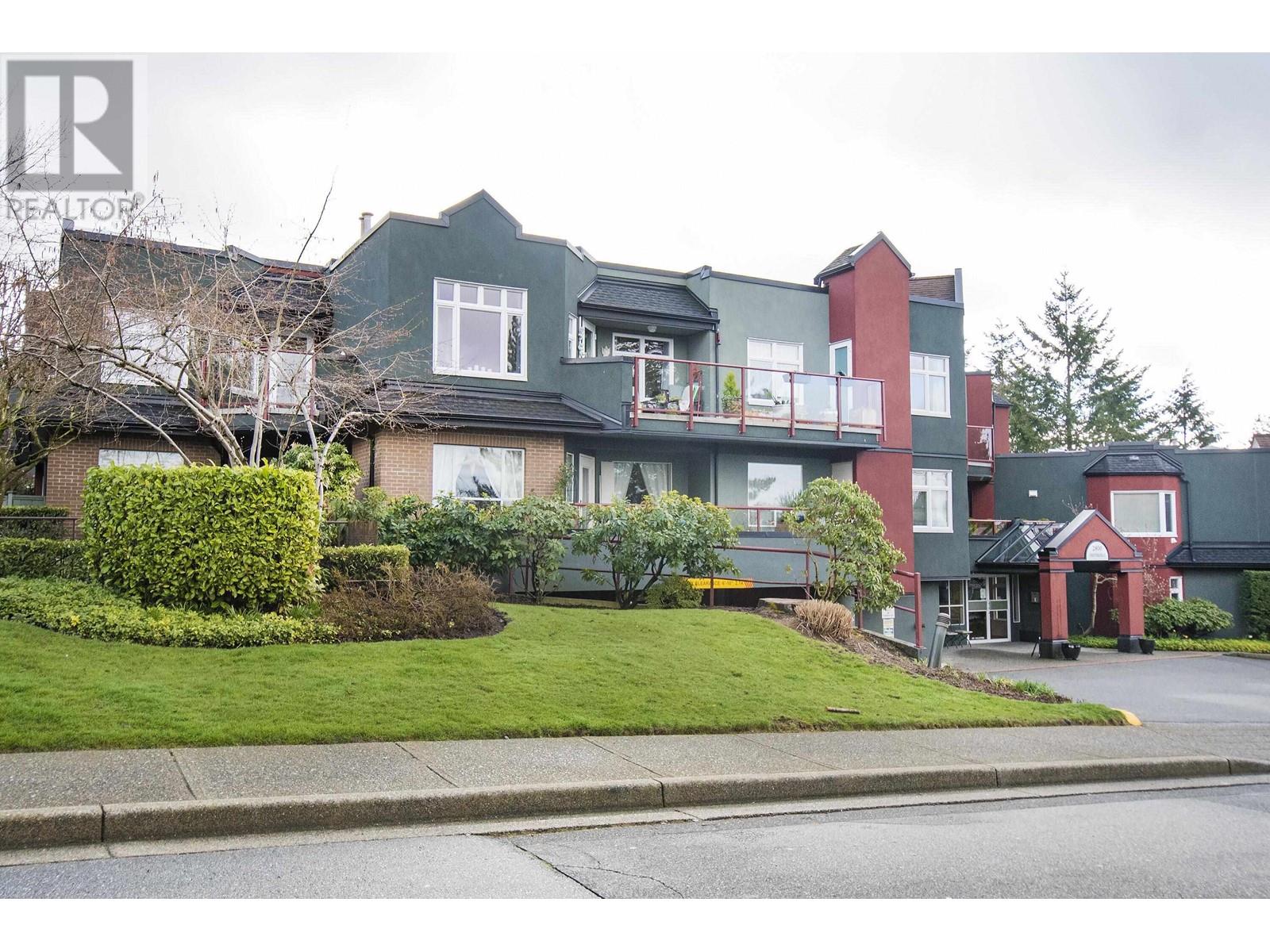201 2800 Chesterfield Avenue, North Vancouver, British Columbia  V7N 4M1 - Photo 2 - R2977564
