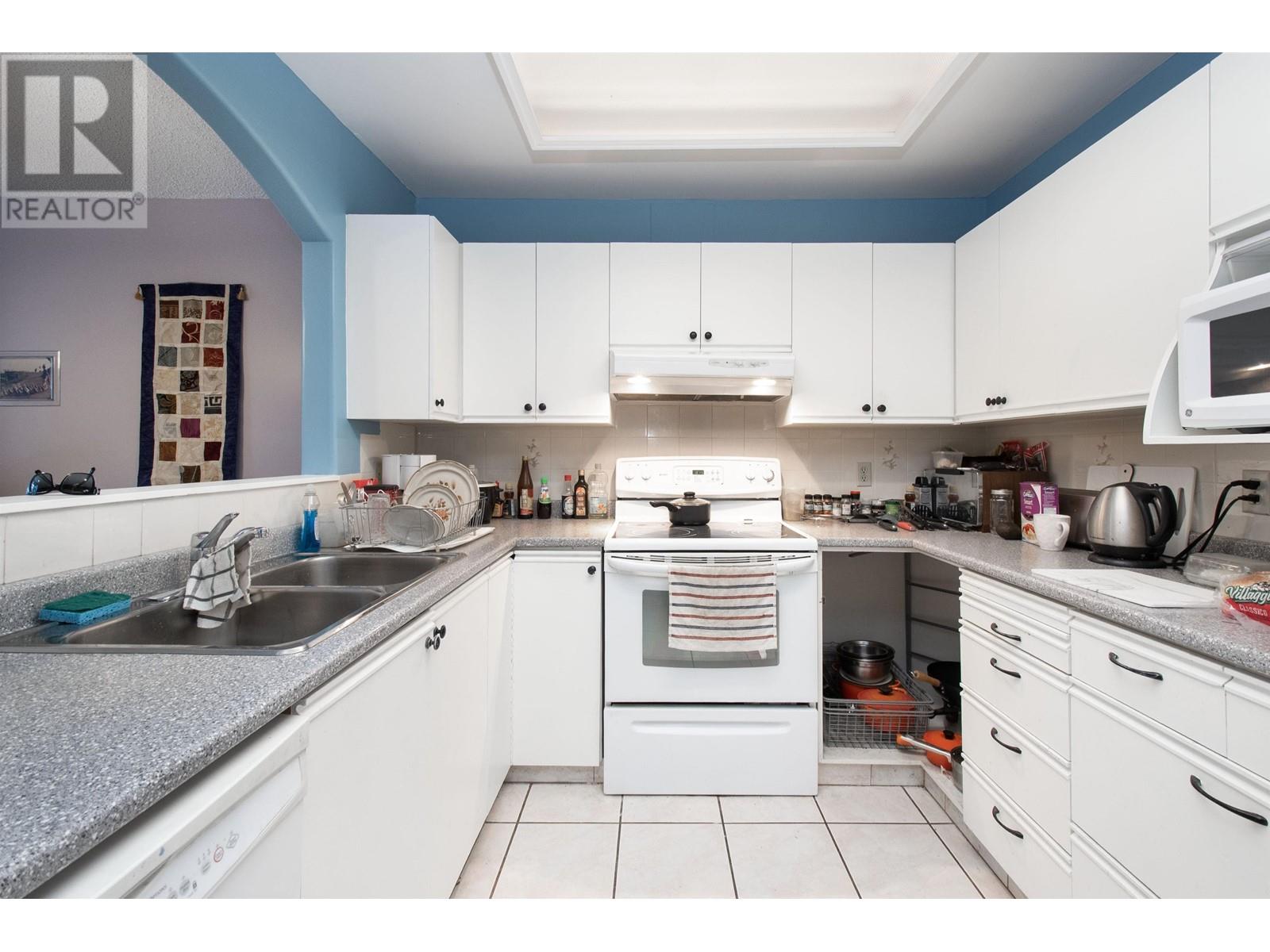 201 2800 Chesterfield Avenue, North Vancouver, British Columbia  V7N 4M1 - Photo 5 - R2977564