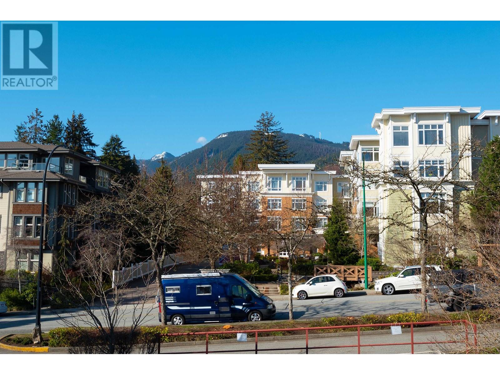 201 2800 Chesterfield Avenue, North Vancouver, British Columbia  V7N 4M1 - Photo 3 - R2977564