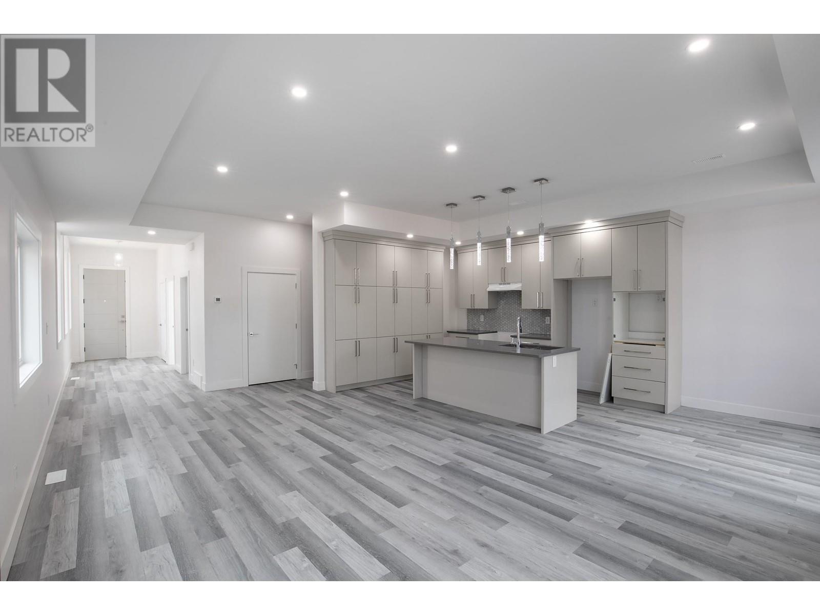 Property at 154 WILLIAMS Street image 3