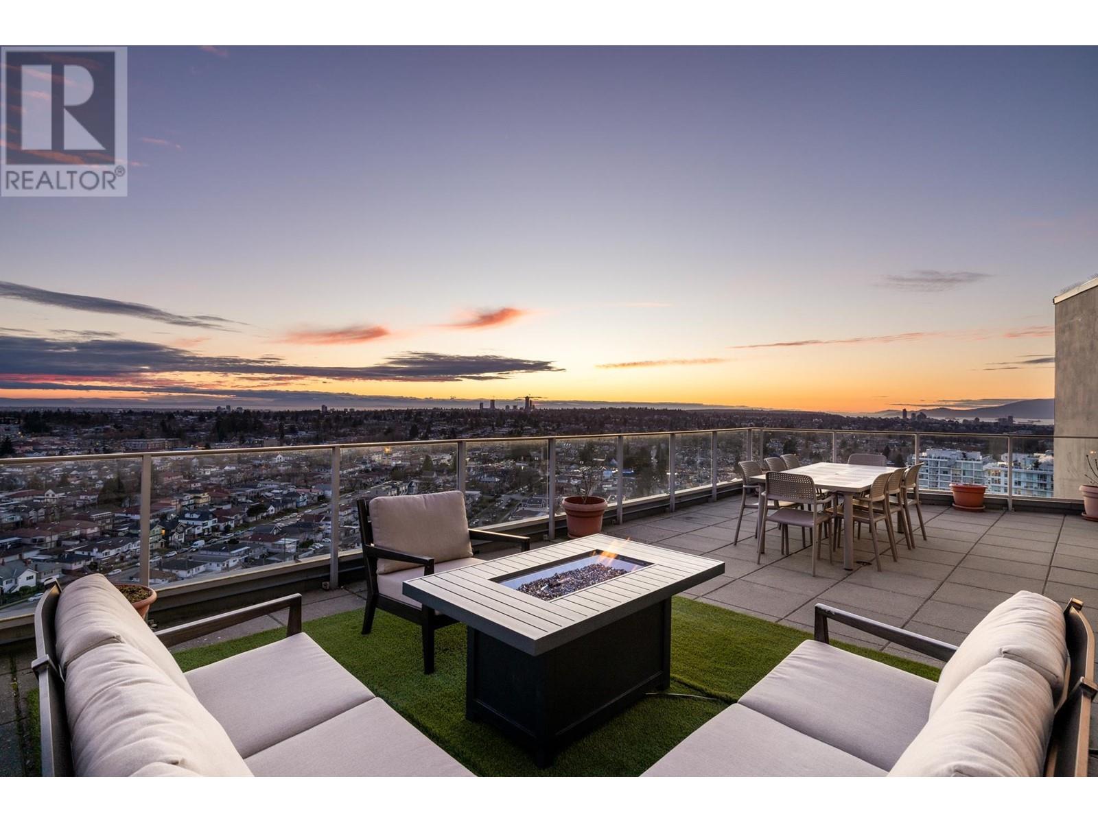 Ph3 4815 Eldorado Mews, Vancouver, British Columbia  V5R 0B2 - Photo 2 - R2974522