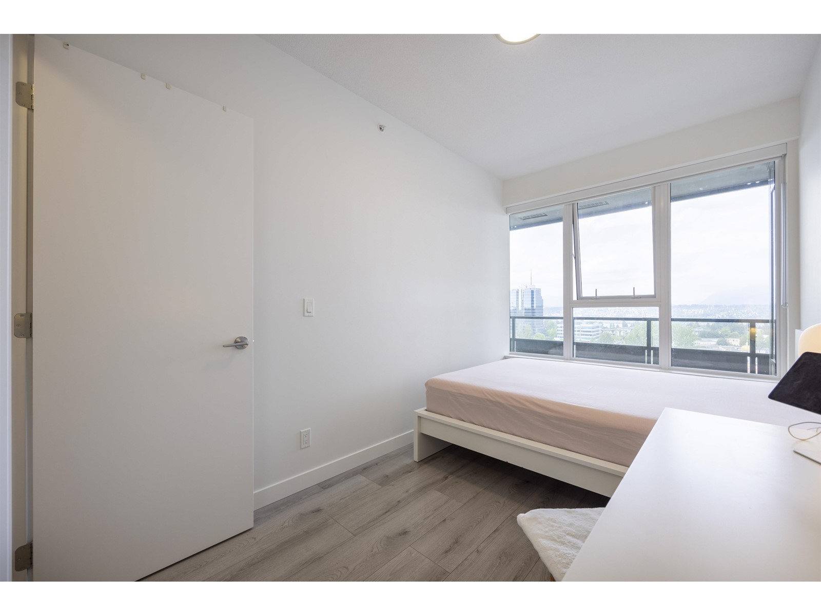1211 10626 City Parkway, Surrey, British Columbia  V3T 0S3 - Photo 14 - R2977576