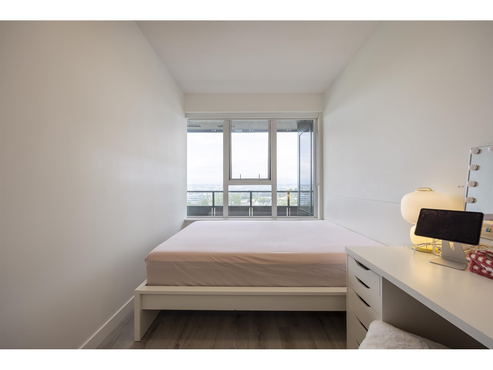1211 10626 City Parkway, Surrey, British Columbia  V3T 0S3 - Photo 15 - R2977576