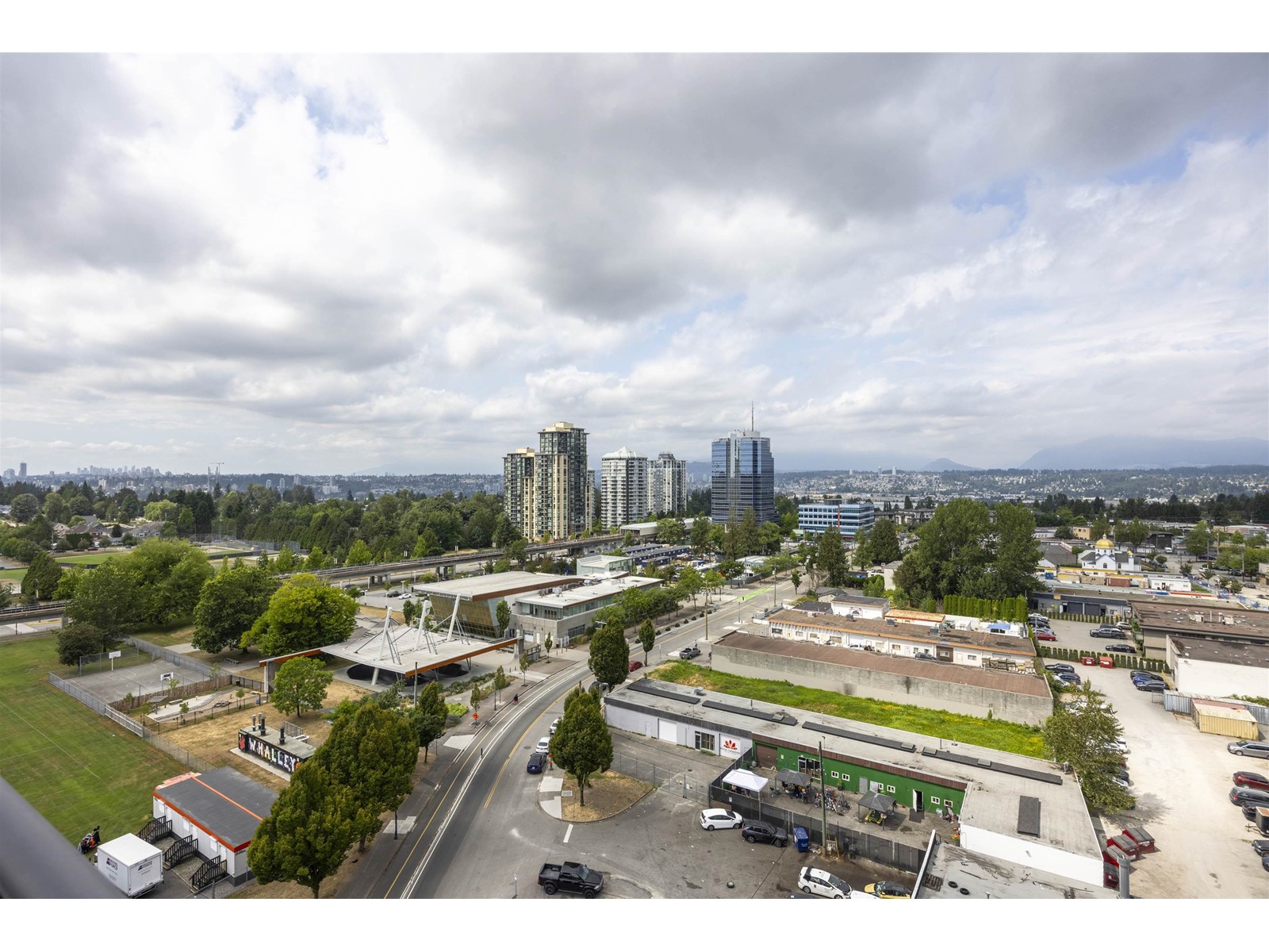 1211 10626 City Parkway, Surrey, British Columbia  V3T 0S3 - Photo 19 - R2977576