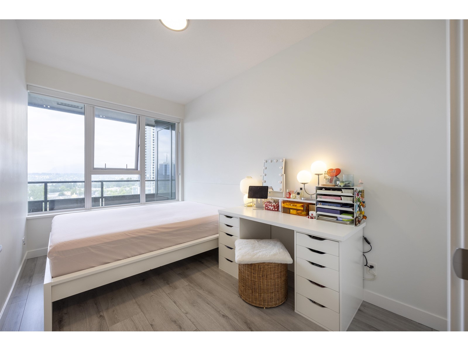 1211 10626 City Parkway, Surrey, British Columbia  V3T 0S3 - Photo 13 - R2977576